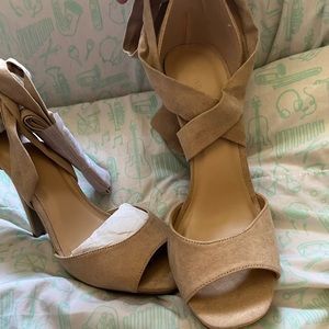 MISS LOLA nude heels, Brand new, size 7 1/2